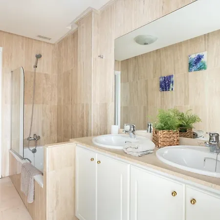 公寓 Eden Duke-paradise Jacuzzi Terrace Retreat 阿德耶