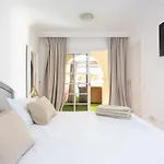 Eden Duke-paradise Jacuzzi Terrace Retreat